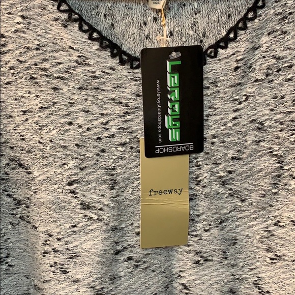 FREEWAY Sweater - Picture 2 of 6